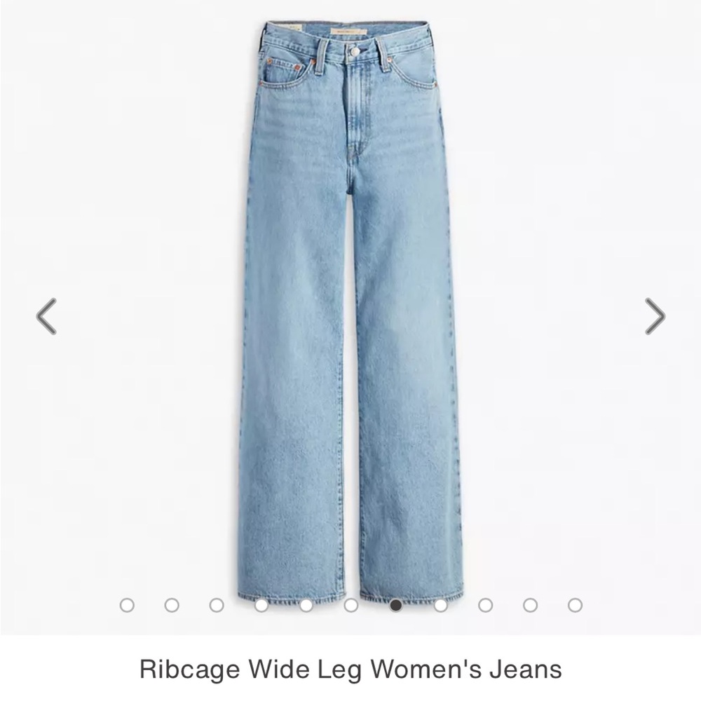 Levi’s premium wide leg ribcage jeans in size 27 in light blue “Far and Wide”